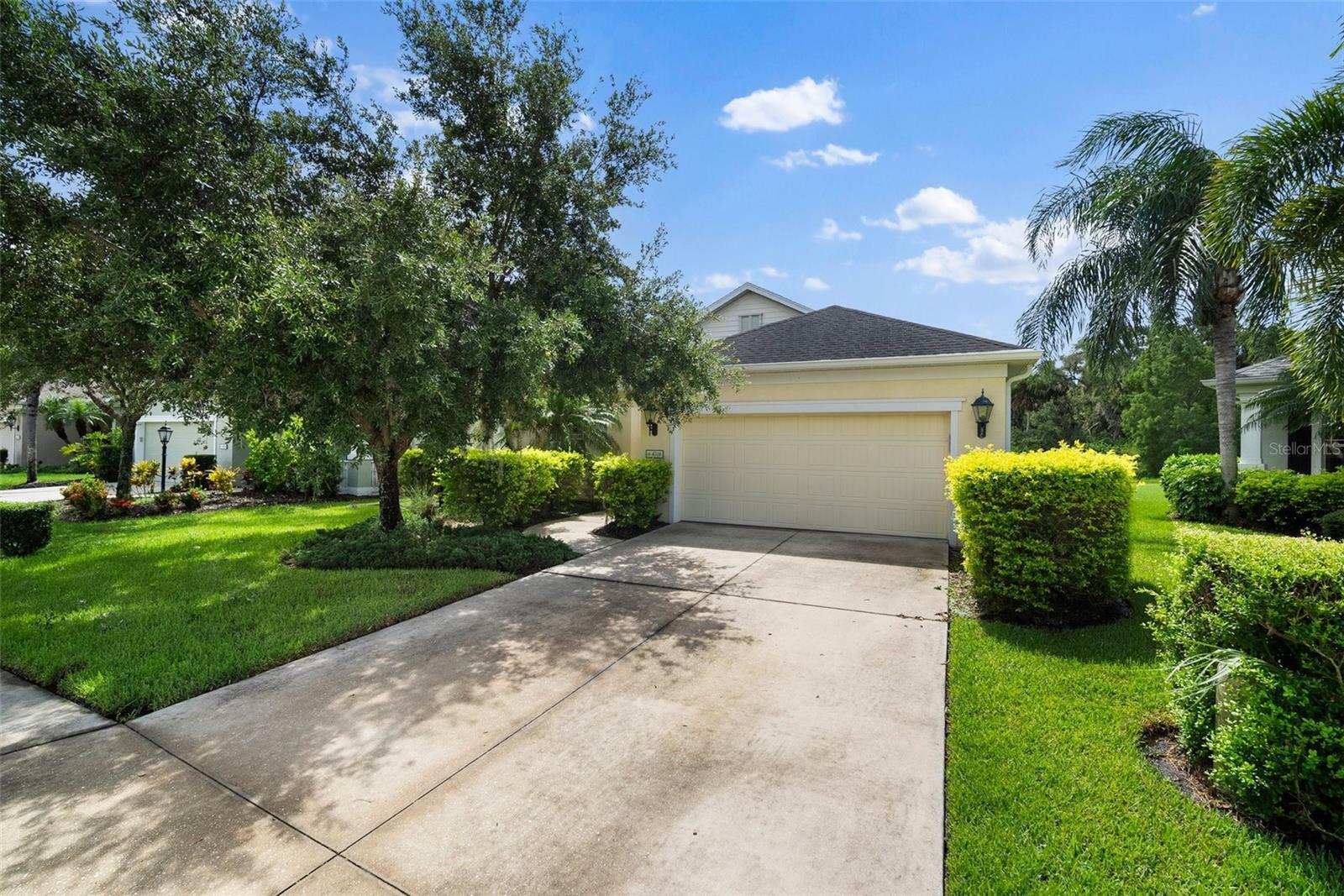 Property Photo:  4708 Woodbrook Drive  FL 34243 