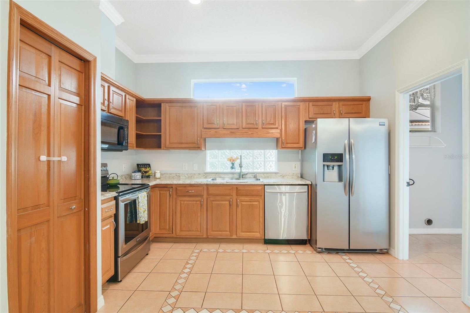 Property Photo:  408 Fenwick Court  FL 32713 