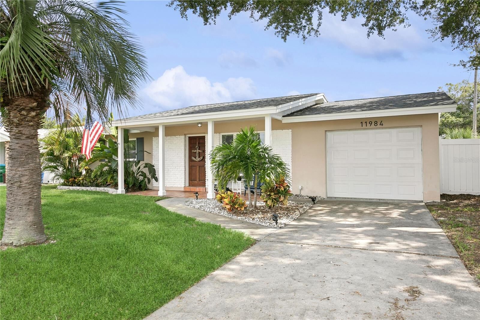 Property Photo: 11984 85th Avenue FL 33772