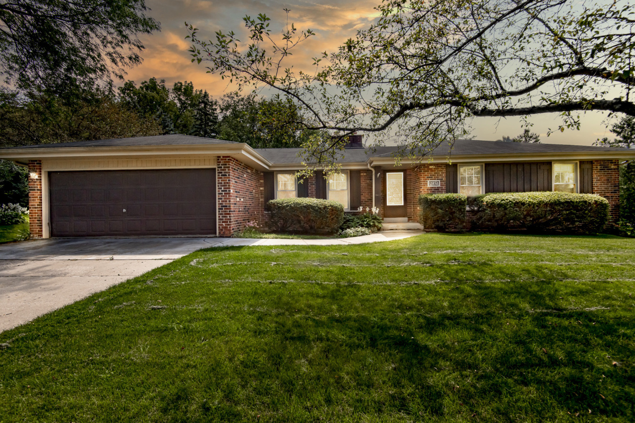 Property Photo: 2451 Pendleton Pl WI 53188