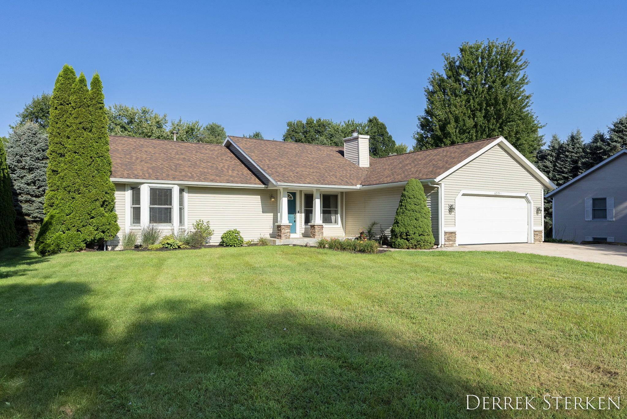 Property Photo:  6215 Prairie Avenue  MI 49464 