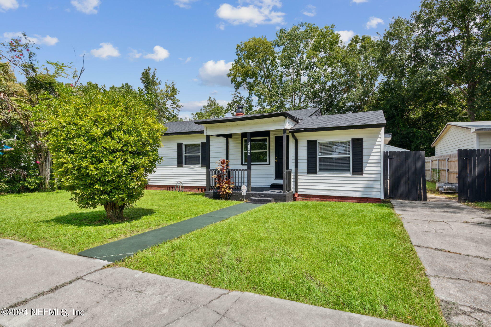 Property Photo:  3133 W 9th Street  FL 32254 