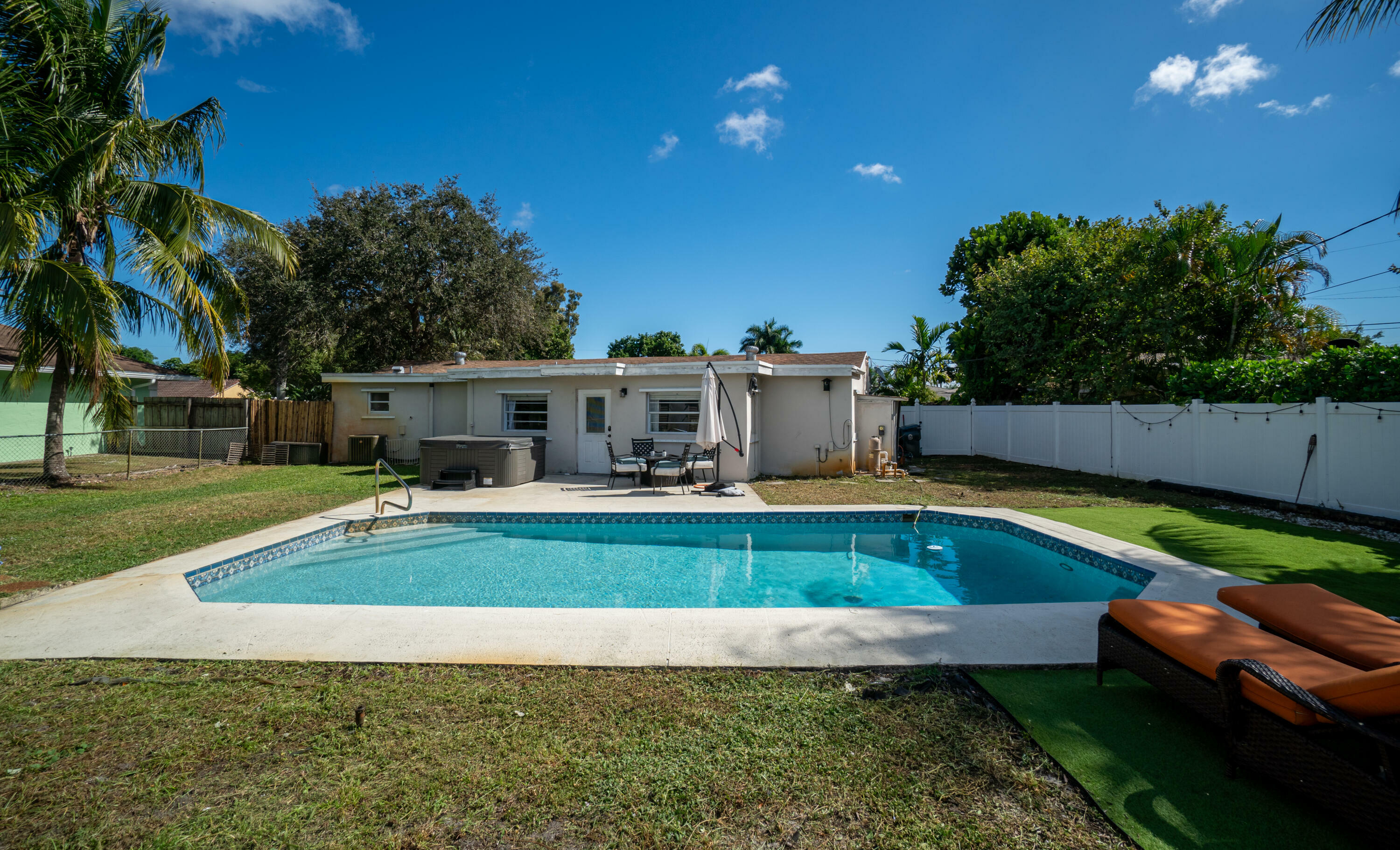 Property Photo:  6941 Boston Drive  FL 33462 