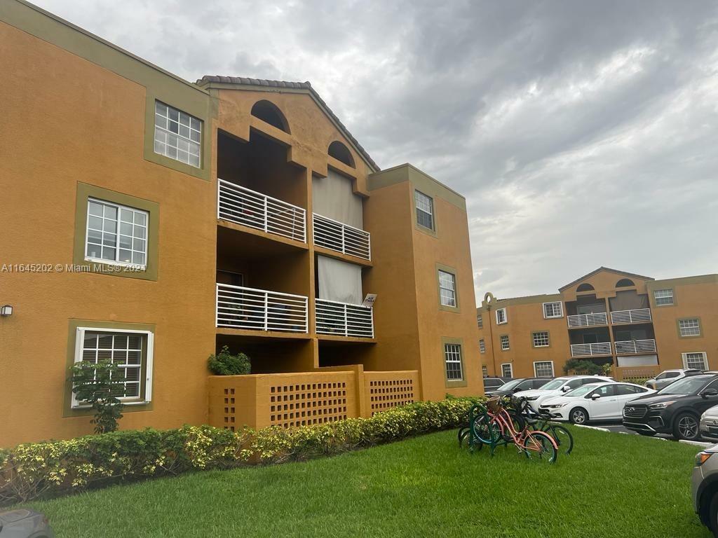 Property Photo:  9735 Fontainebleau Blvd G107  FL 33172 