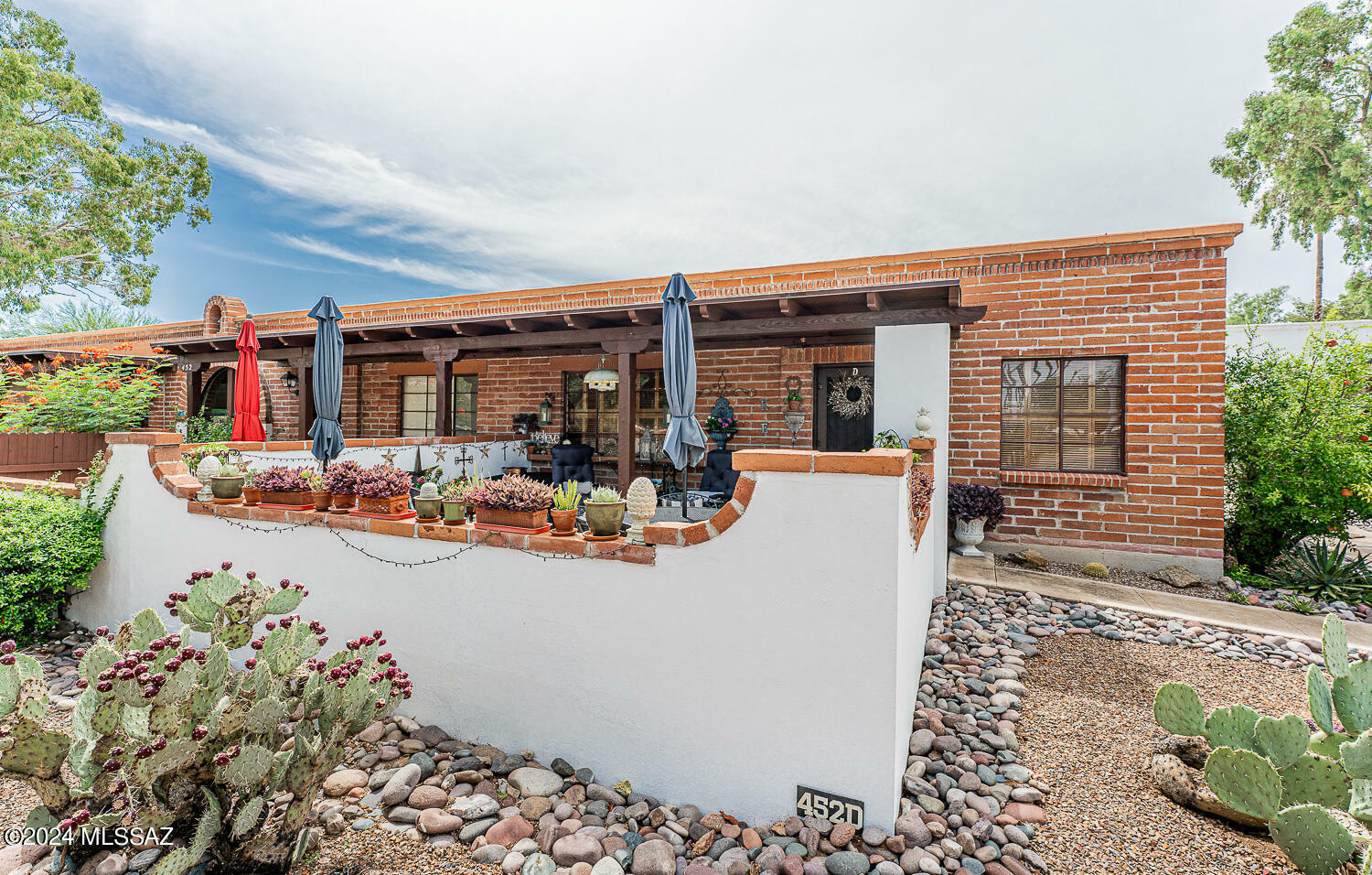 Property Photo:  452 S La Caada Drive D  AZ 85614 