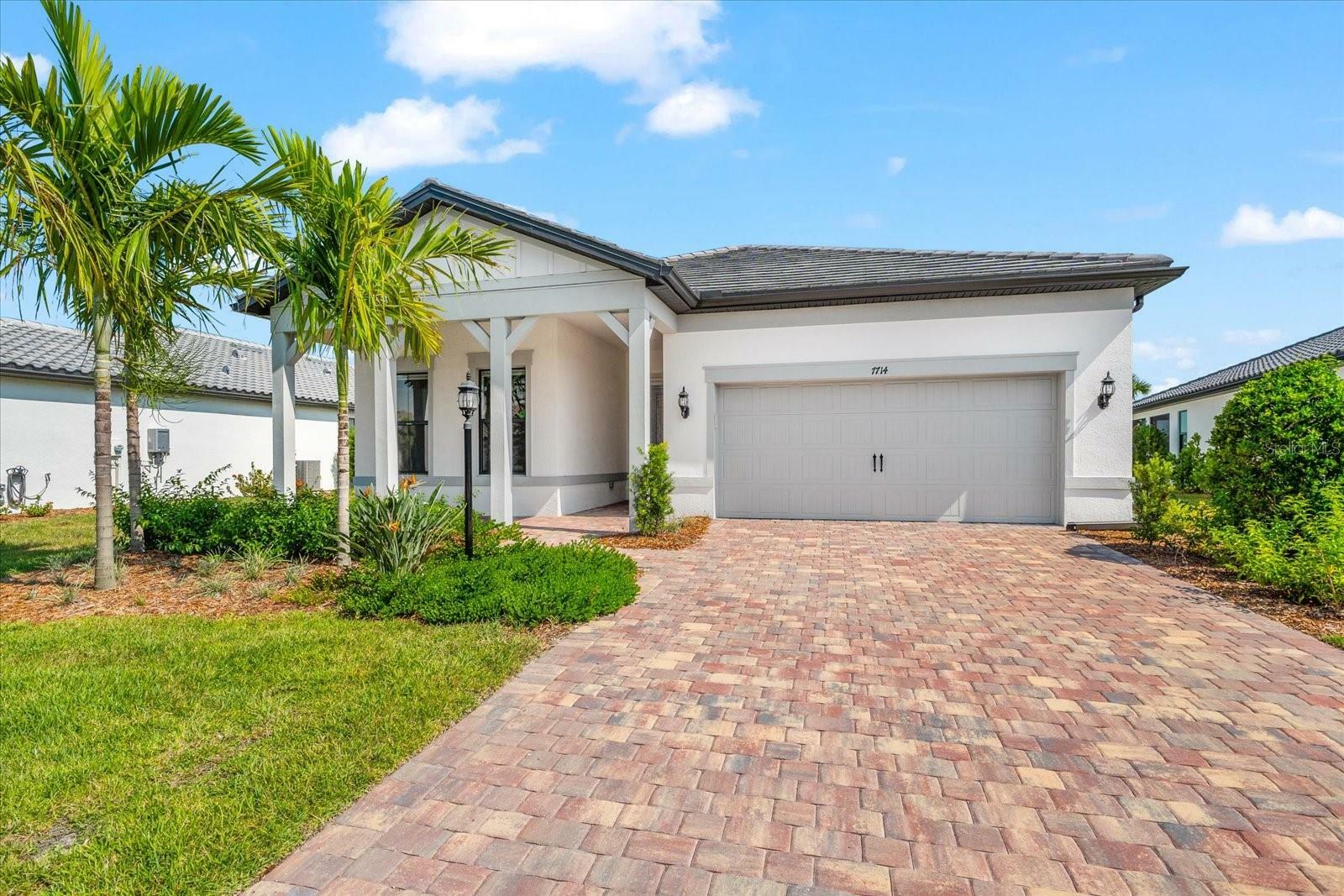 Property Photo:  7714 Summerland Cove  FL 34202 