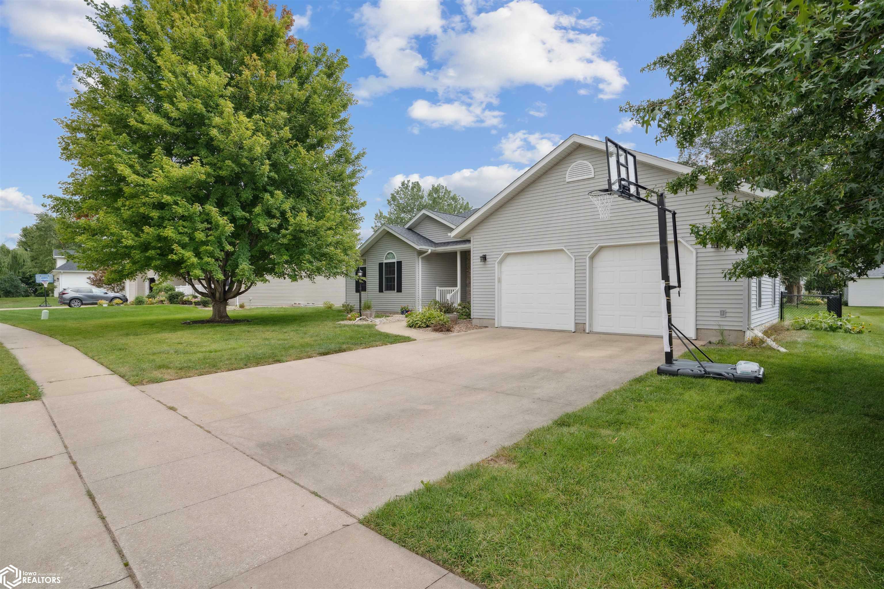 Property Photo:  1550 Winchester Drive  IA 52601 