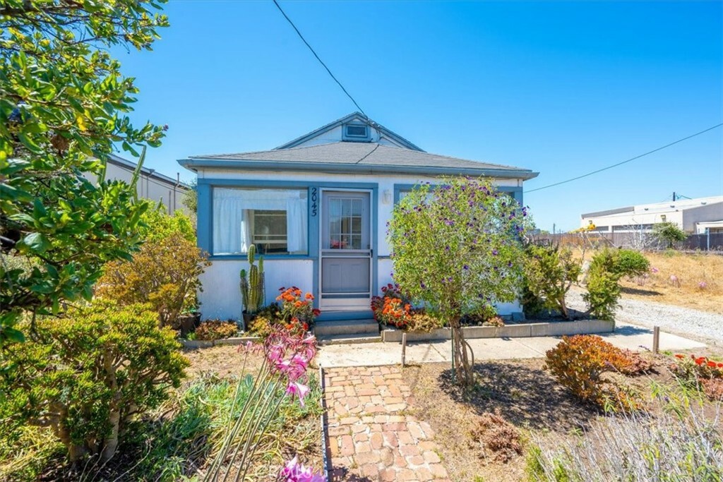 Property Photo:  2045 10th Street  CA 93402 