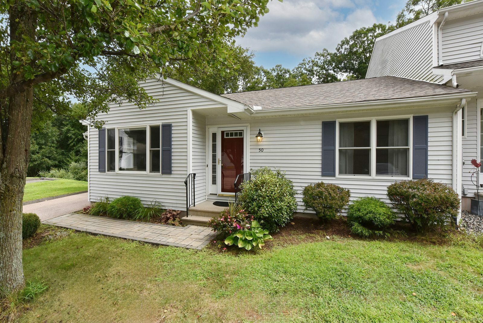Property Photo: 50 Cheyenne Court 50 CT 06447