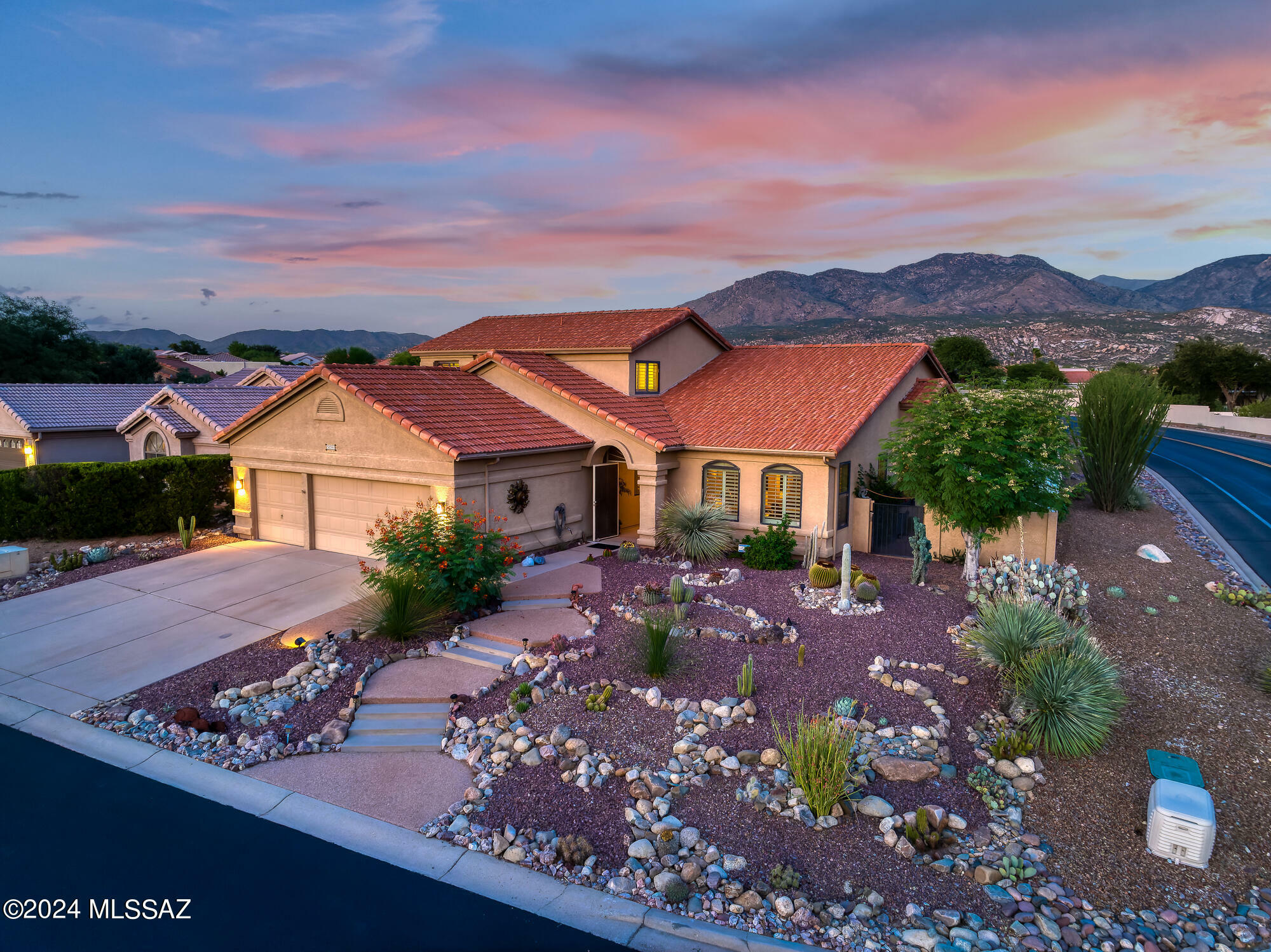 Property Photo:  38395 S Rolling Hills Drive  AZ 85739 