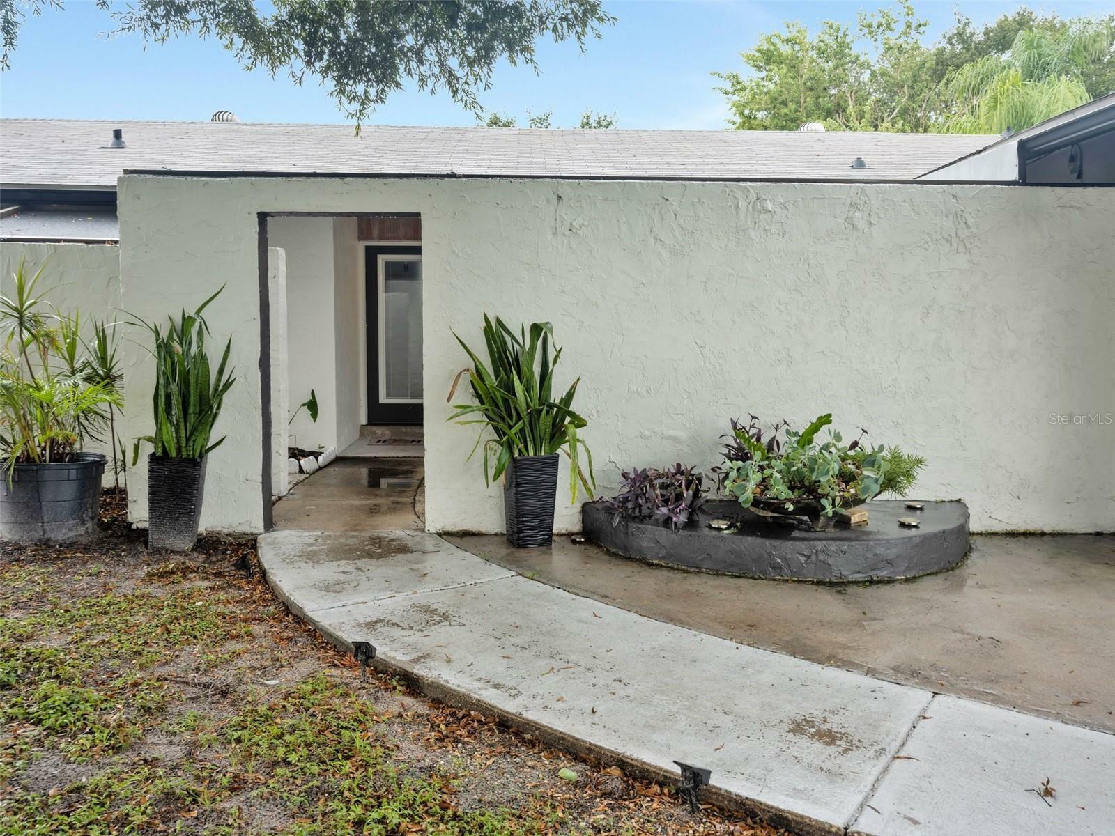 Property Photo:  705 S Lockwood Ridge Road  FL 34237 