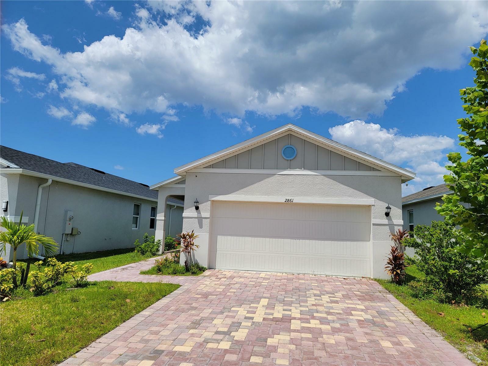 Property Photo:  2861 89th Street Circle E  FL 34221 