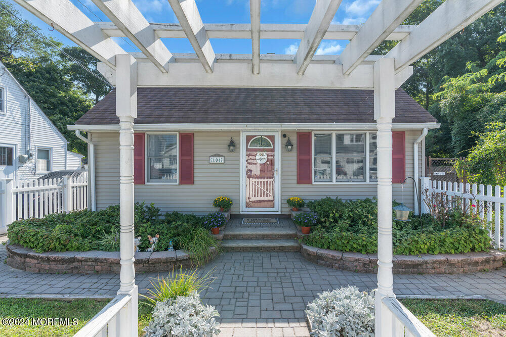 Property Photo:  104 Franklin Avenue  NJ 07734 