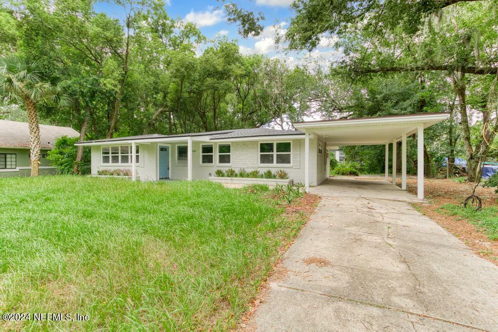 Property Photo:  2408 Schumacher Avenue  FL 32207 