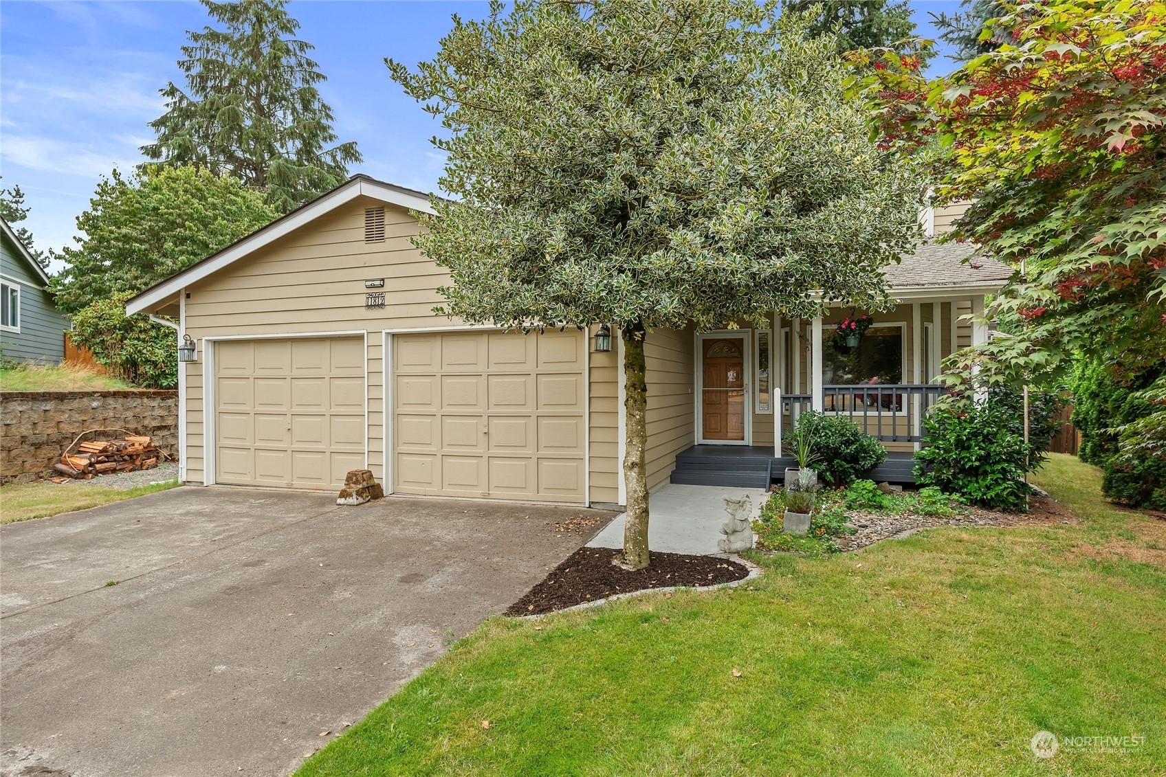 Property Photo:  11812 161st Street E  WA 98374 