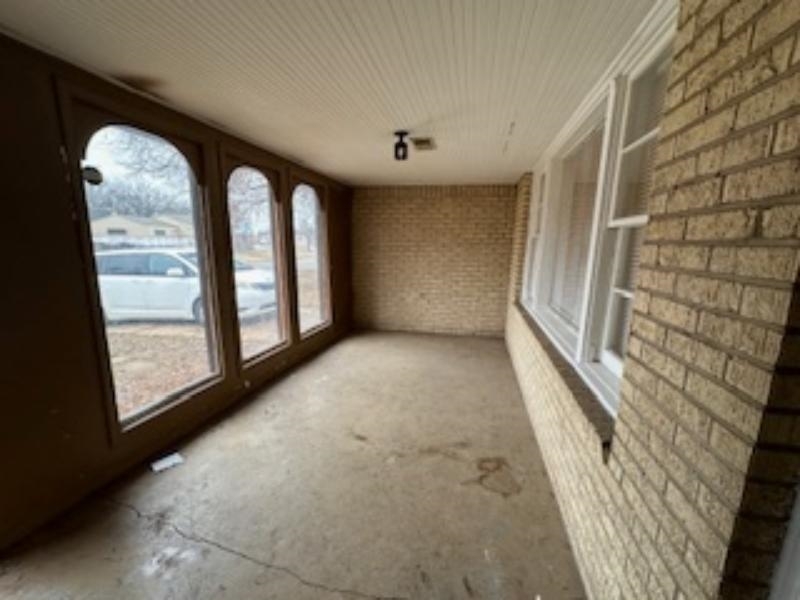 Property Photo:  1702 N Pershing  KS 67206 