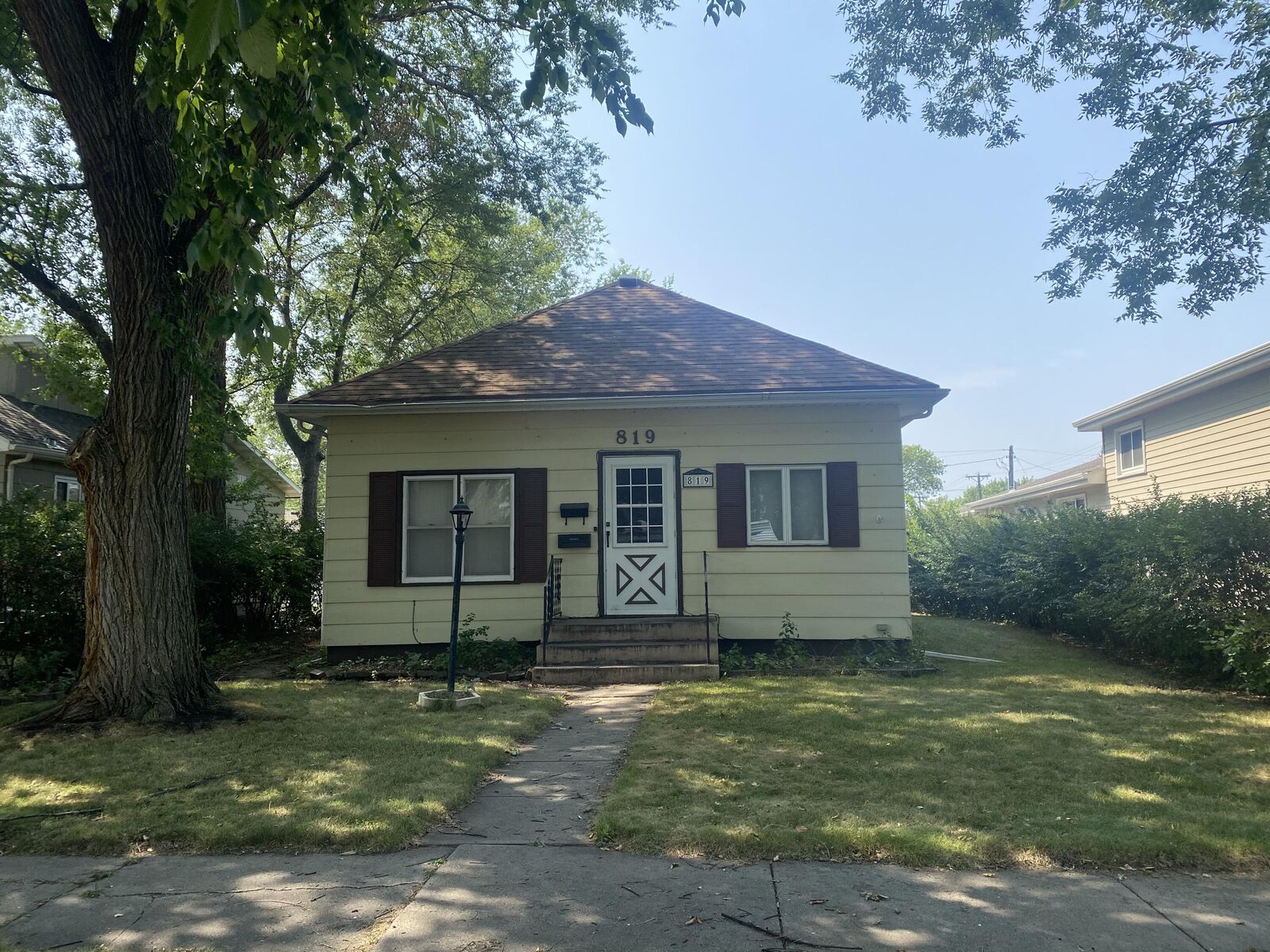 Property Photo:  819 N Arch St  SD 57401 