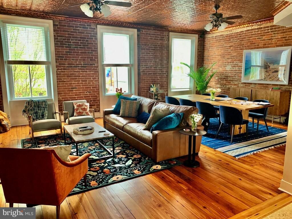 Property Photo:  919 -A Caroline Street  VA 22401 