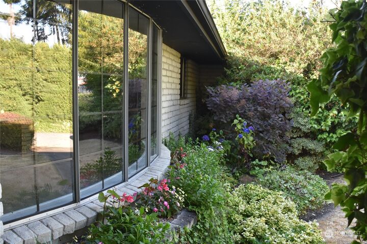 Property Photo:  13602  Vickery Avenue E  WA 98446 