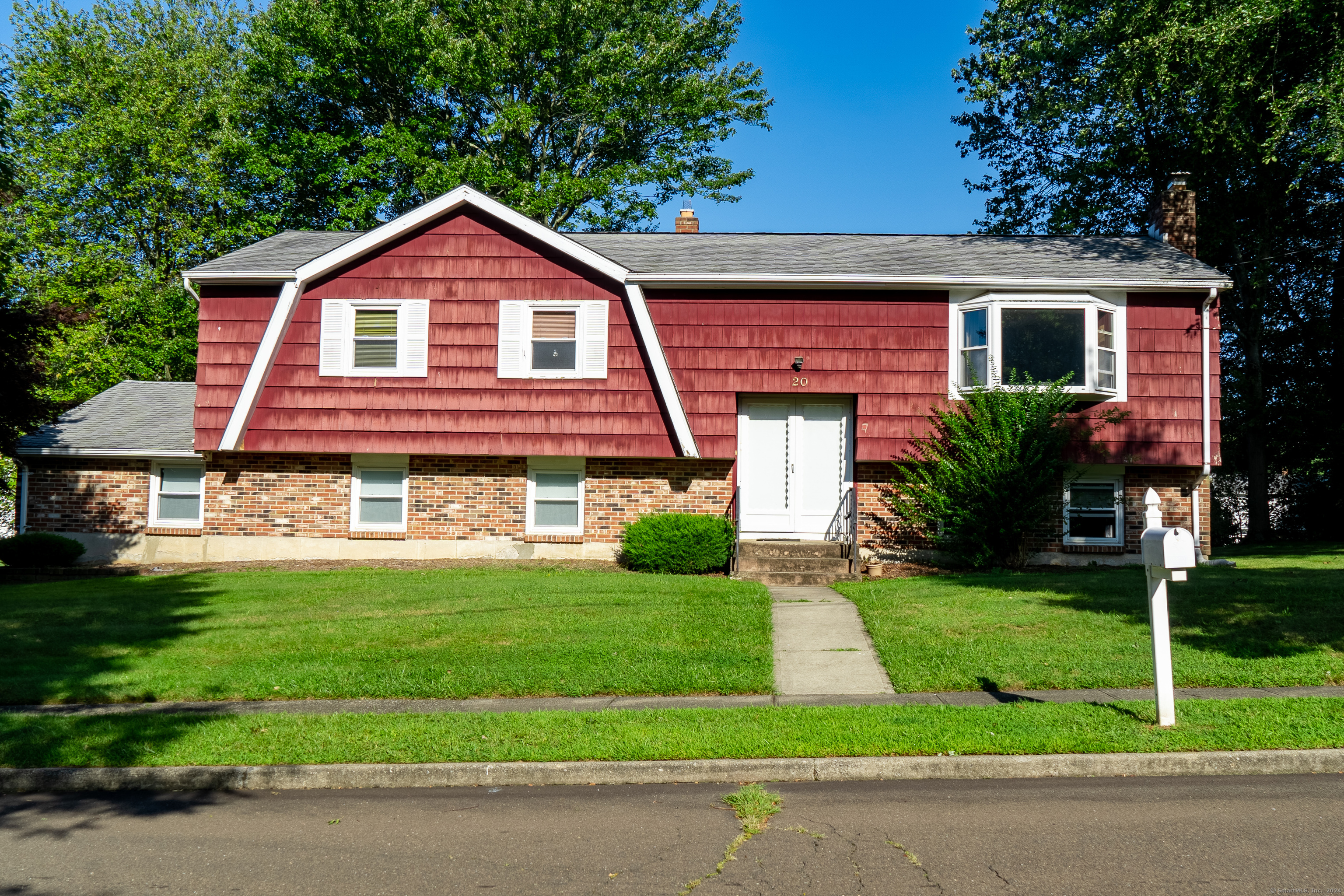 Property Photo:  20 Homesteader Lane  CT 06516 