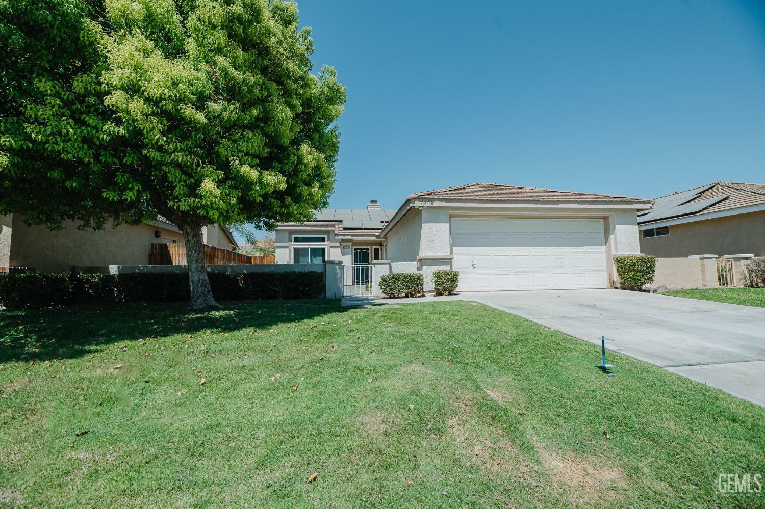 7208 Rogue River Drive  Bakersfield CA 93313 photo