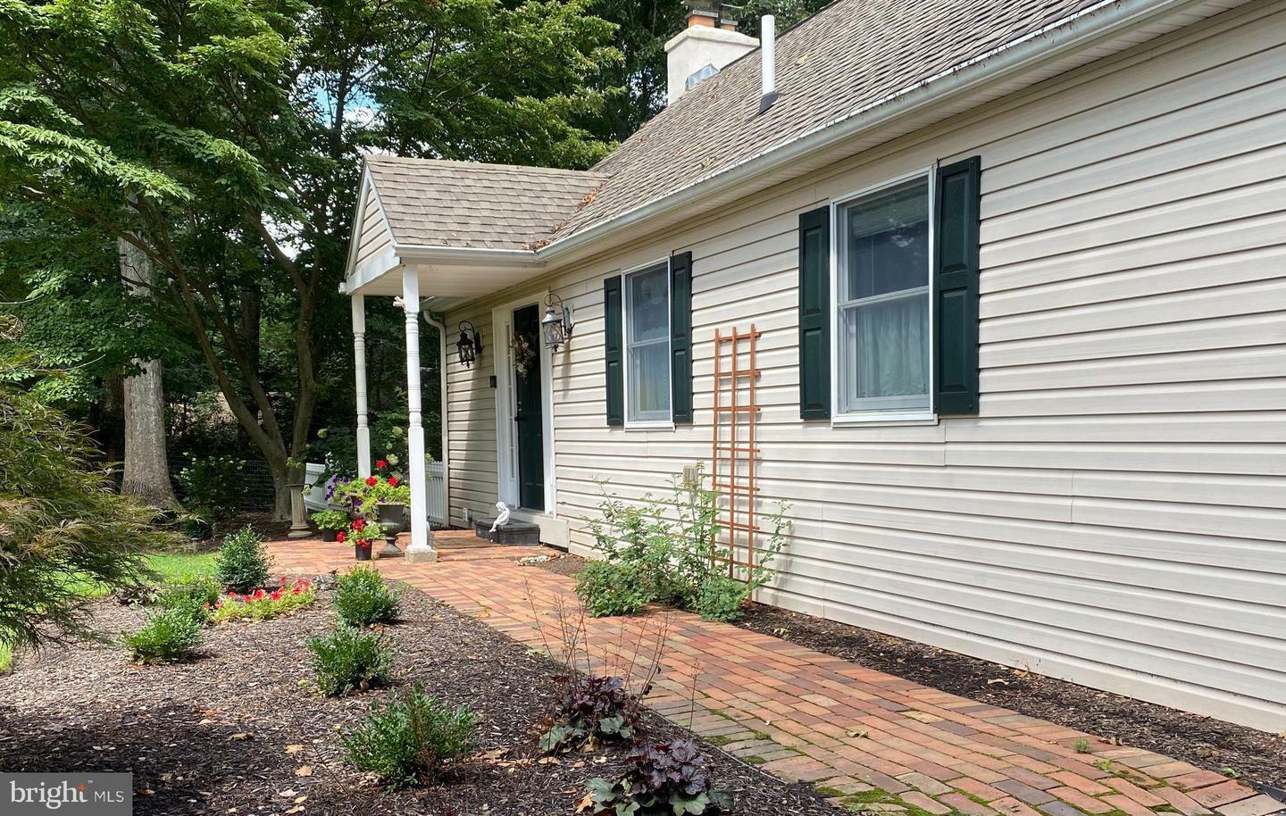 Property Photo:  1019 Oxford Road  PA 19352 