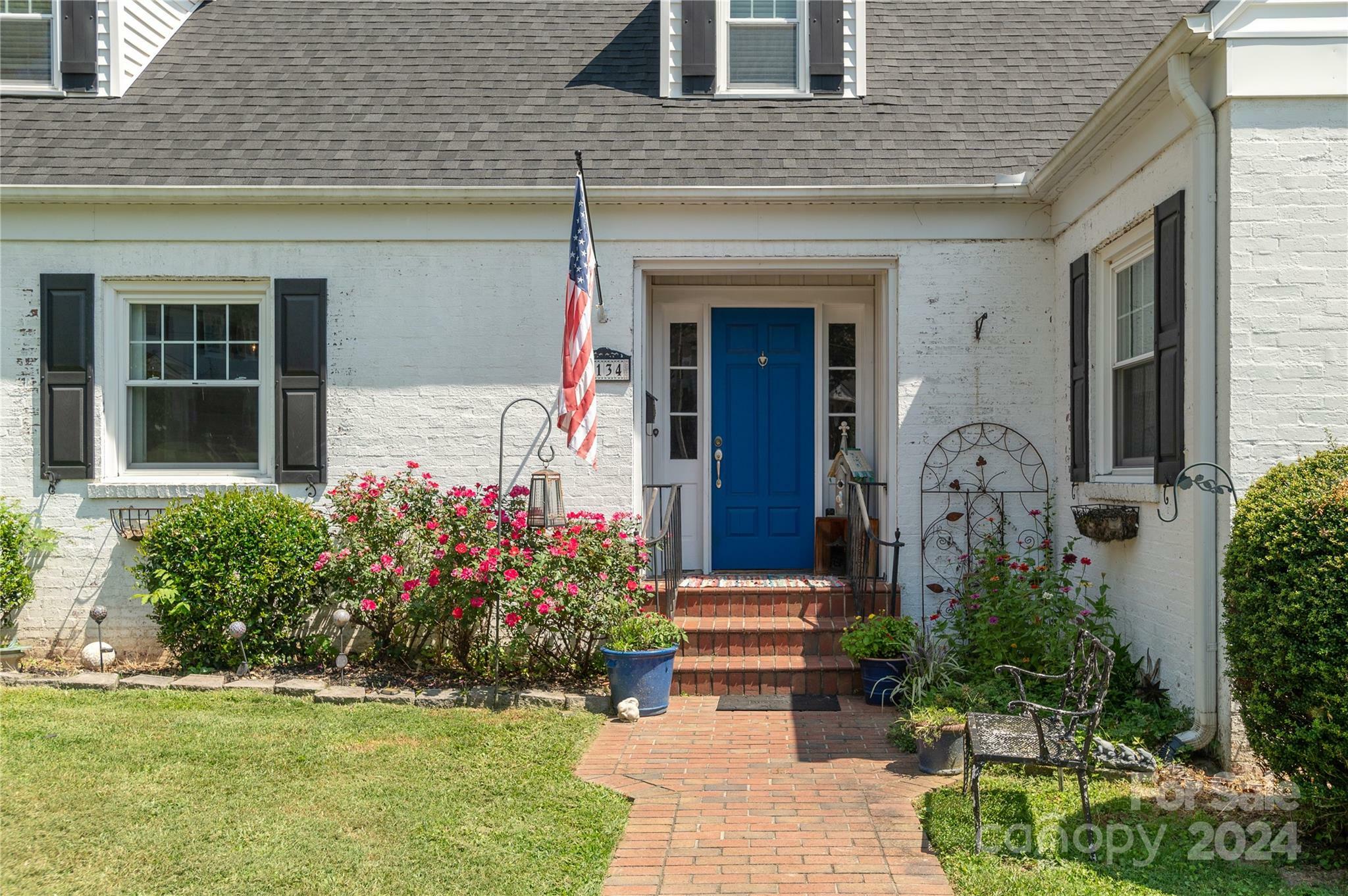 Property Photo:  1134 Highland Avenue  NC 28792 