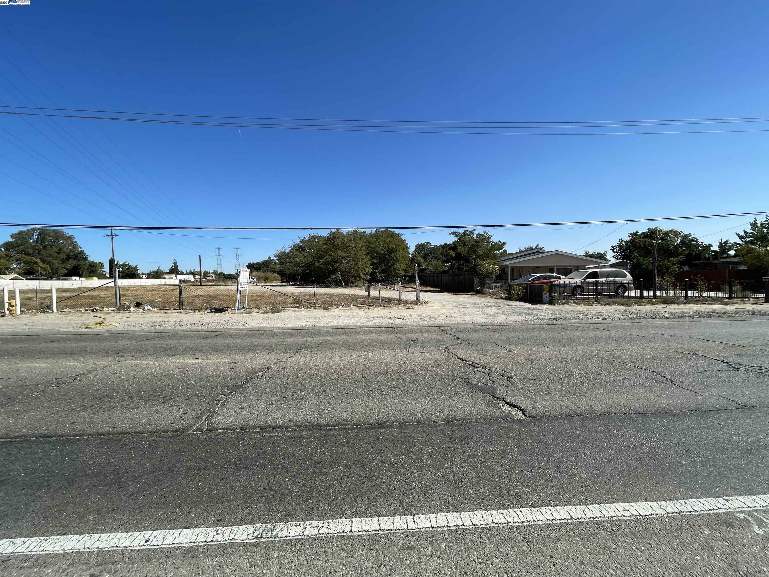 Property Photo:  580 S Airport Way  CA 95337 