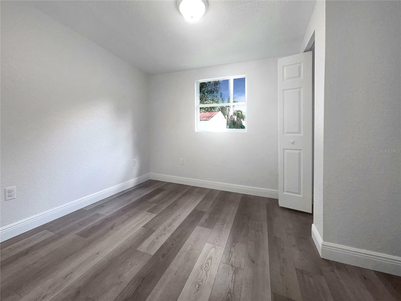 Property Photo:  1220 36th Avenue W  FL 34205 