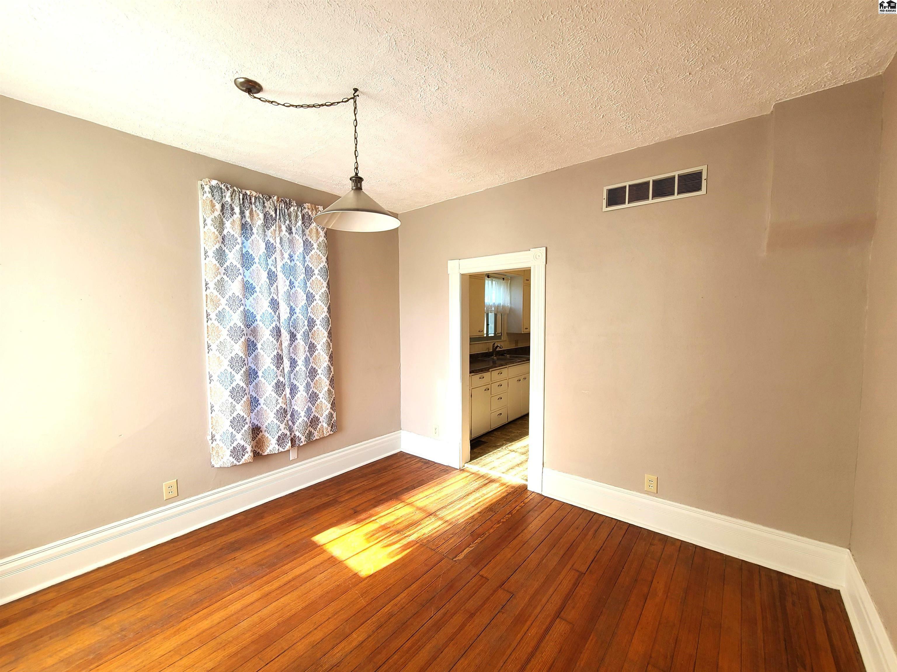 Property Photo:  223 N 3rd St  KS 67456 