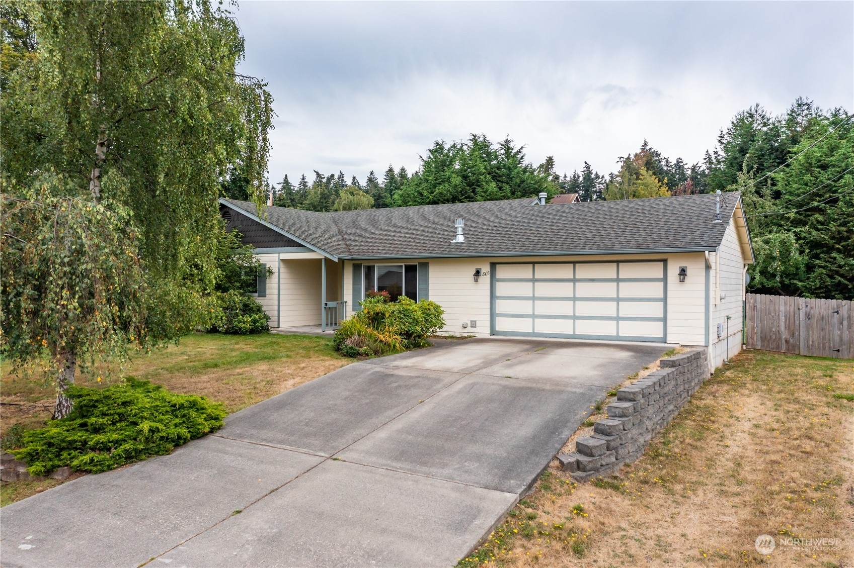 Property Photo:  805 NE 8th Street  WA 98239 