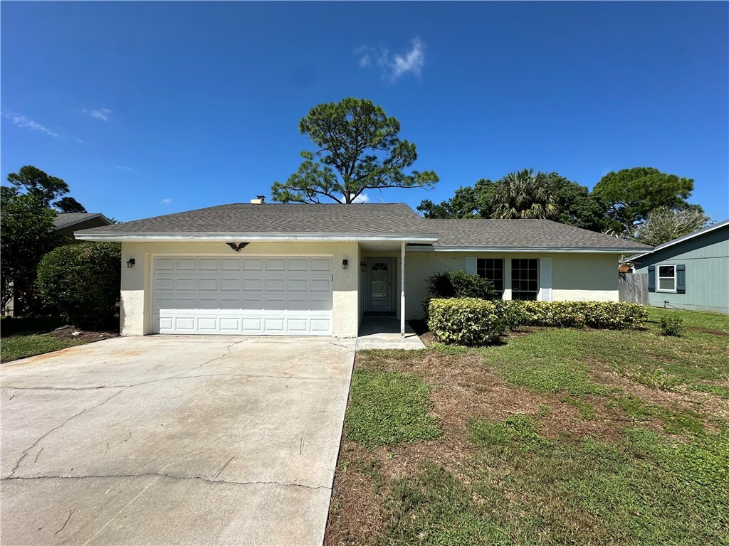 Property Photo:  256 Poinciana Street  FL 32958 