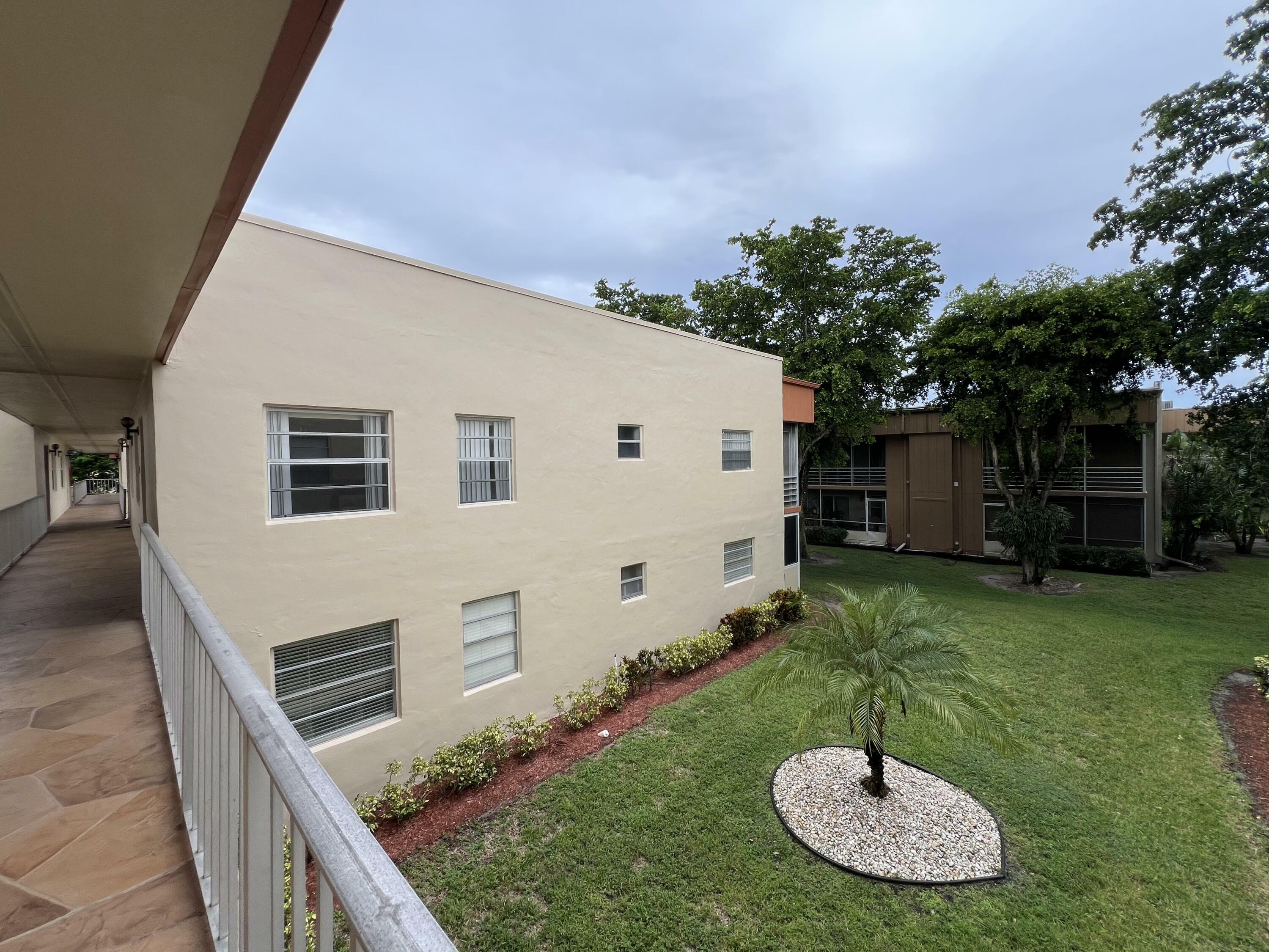 Property Photo:  222 Piedmont E 222  FL 33484 