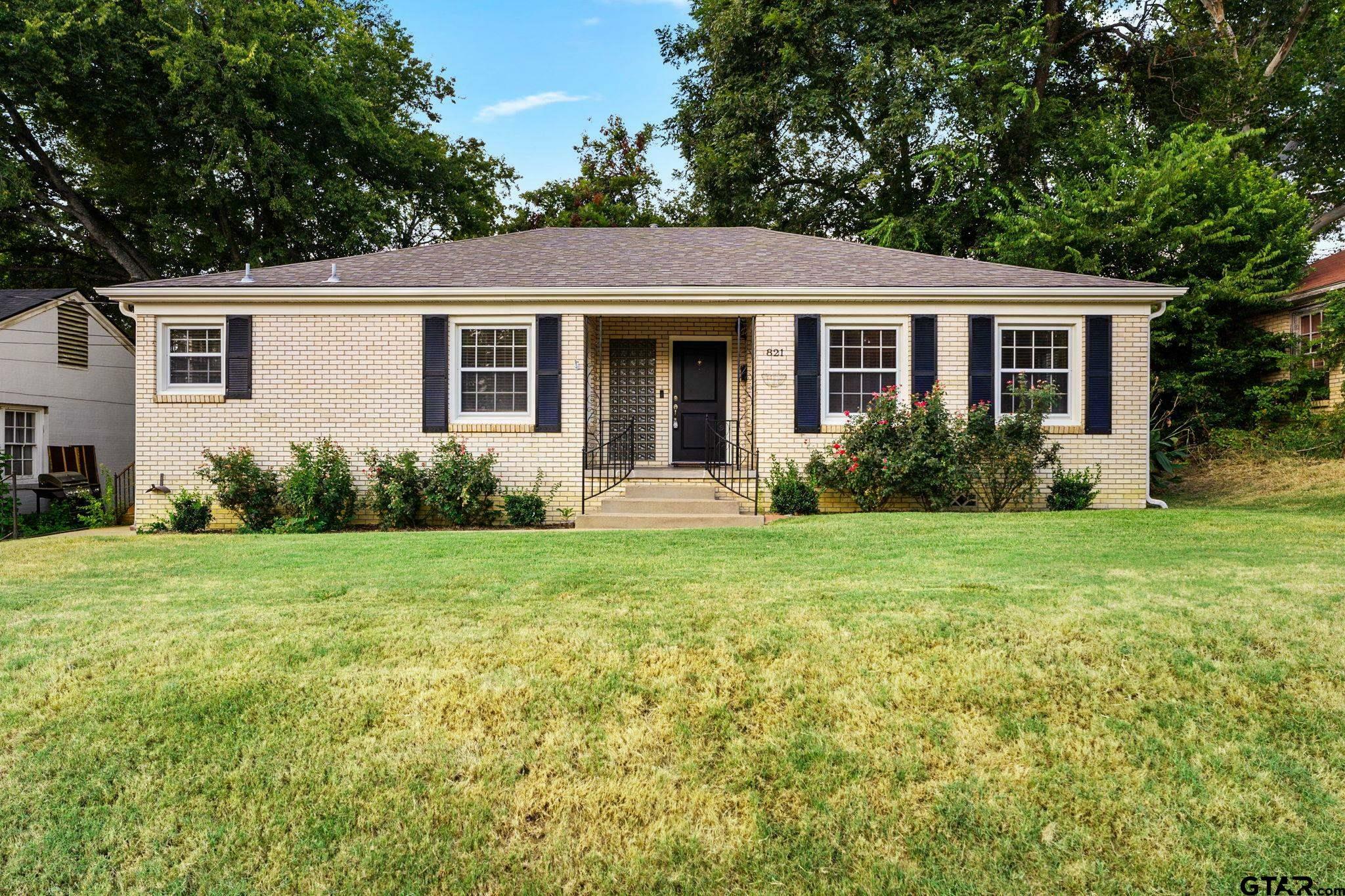 Property Photo:  821 W 6th  TX 75701 