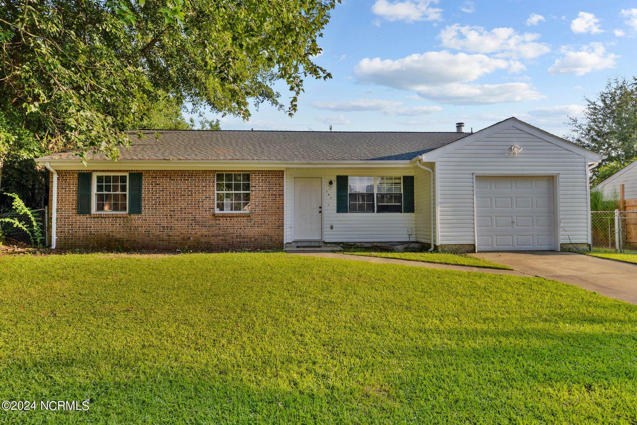 Property Photo:  107 Loblolly Court  NC 28540 