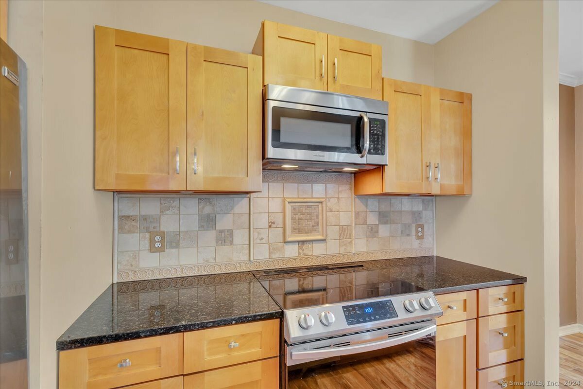 Property Photo:  31 High Street Apt 4101  CT 06118 