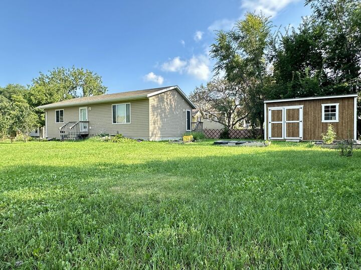 Property Photo: 319 N 2nd St SD 57401