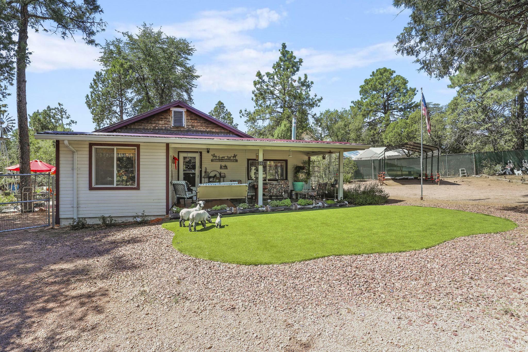 Property Photo:  201 E Glade Lane  AZ 85541 