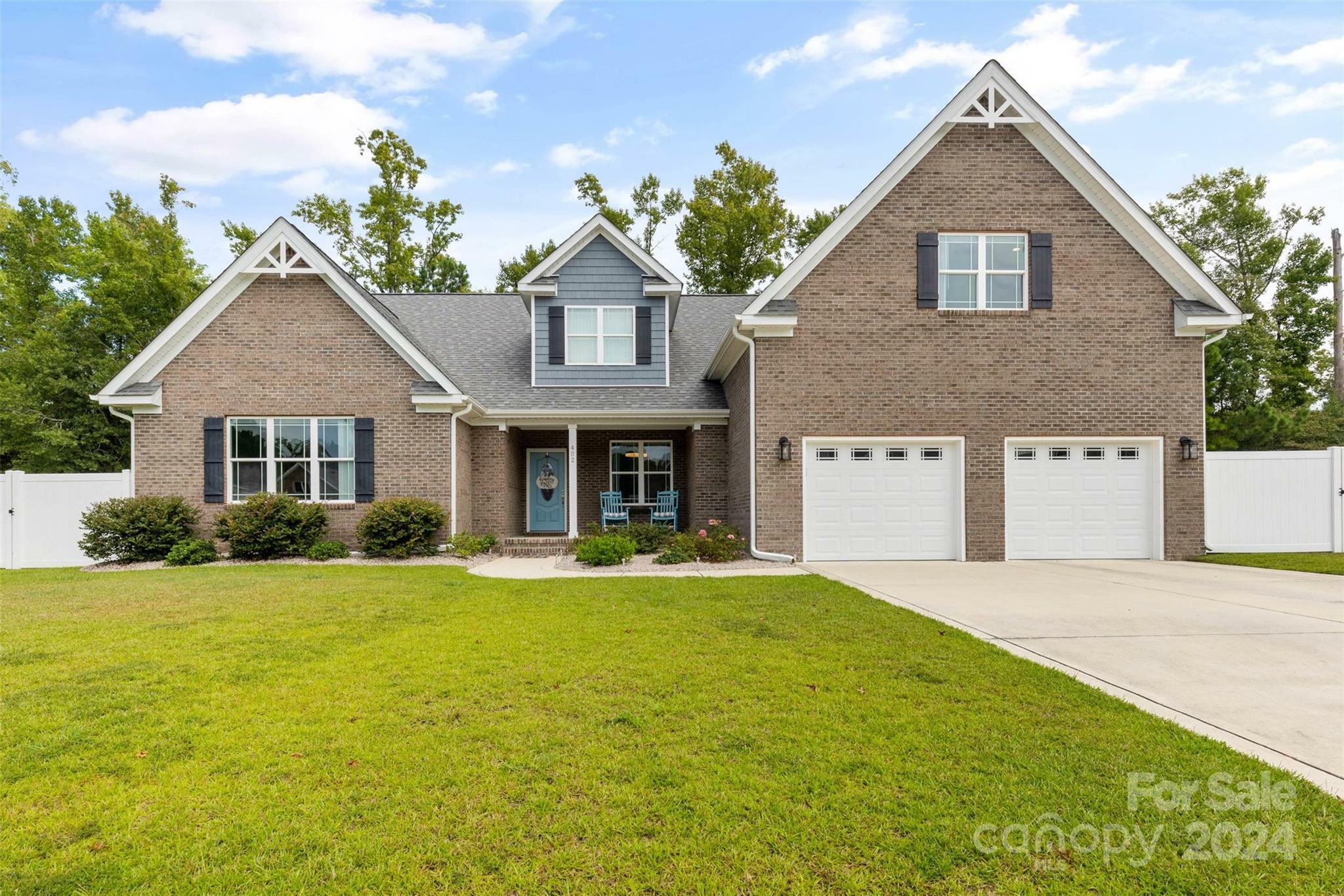 Property Photo:  402 King Richard Court  NC 28546 