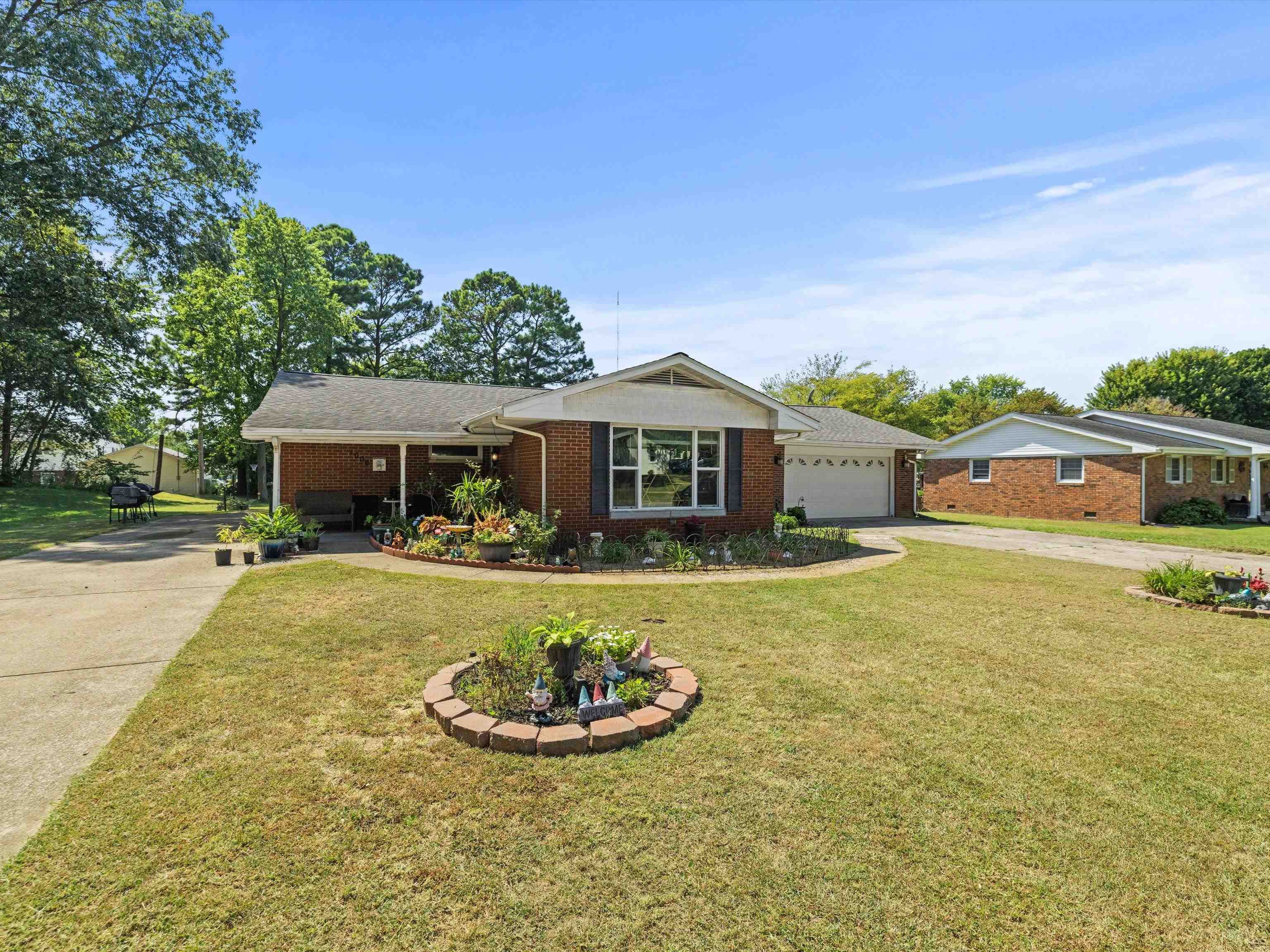 Property Photo:  1006 Watson Lane  KY 42420 