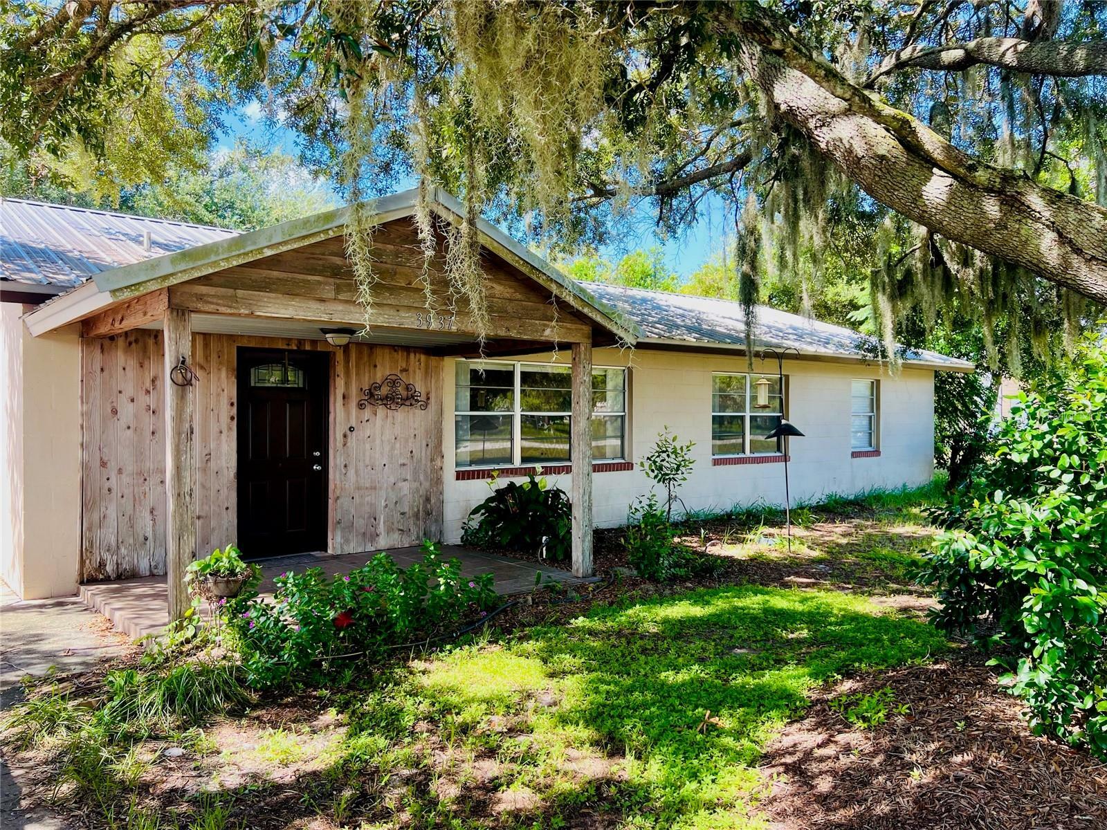 Property Photo:  3937 Pine Hill Court  FL 33859 