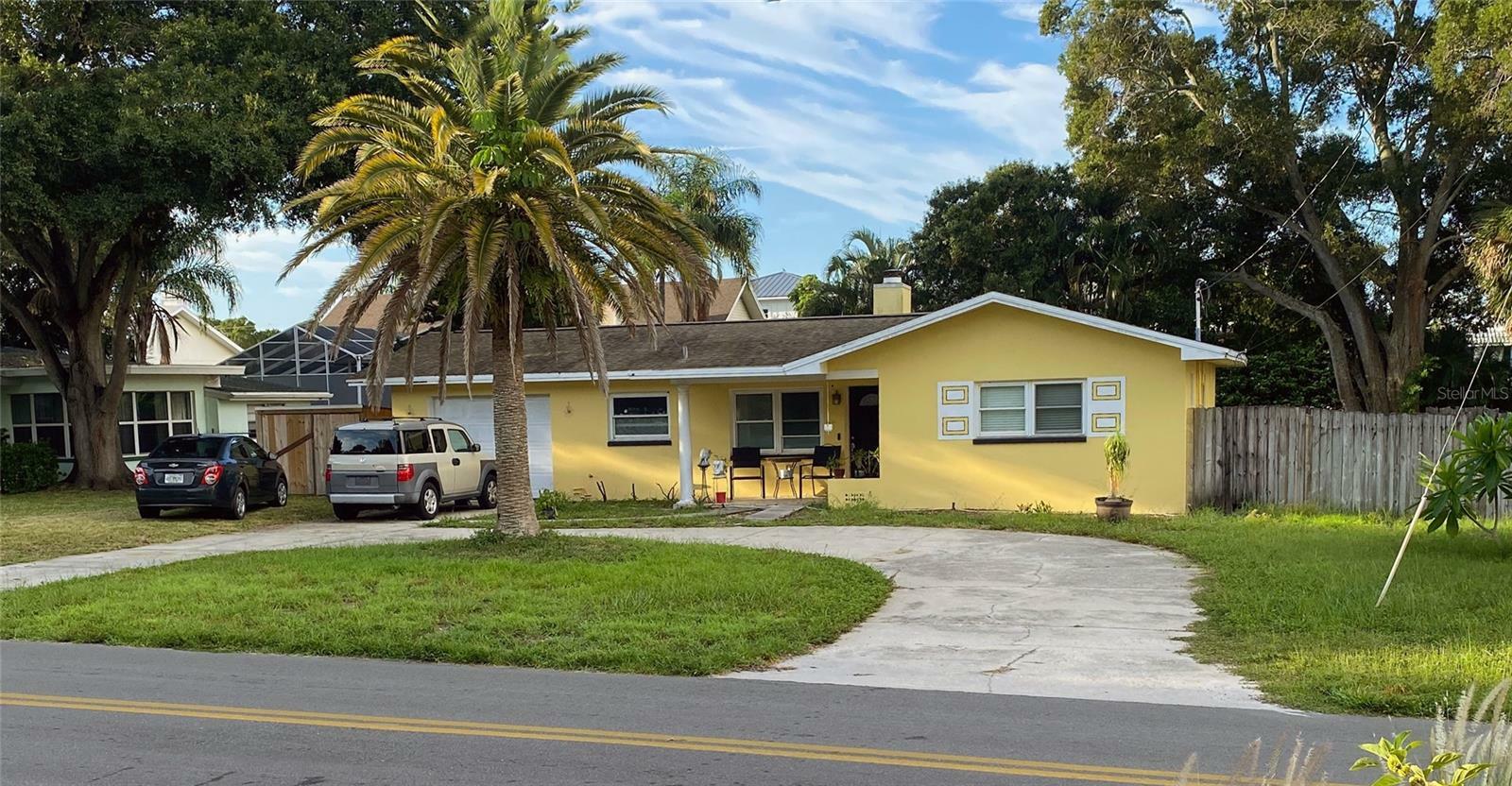 Property Photo:  305 Ridge Road  FL 34683 