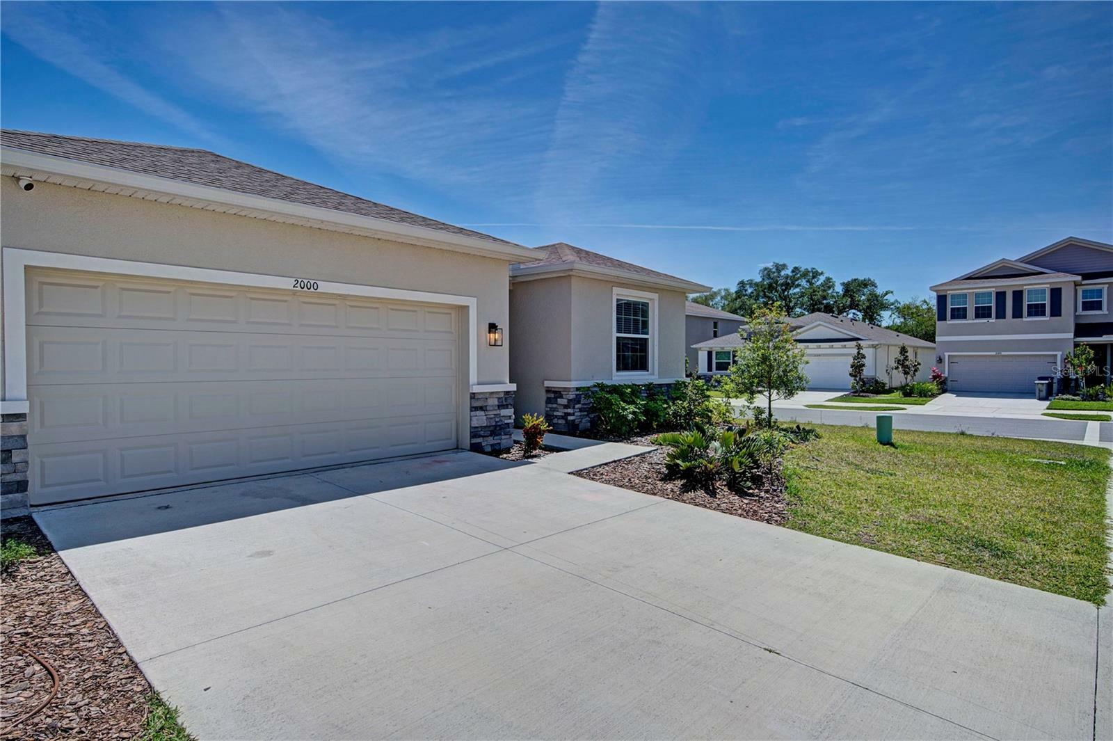 Property Photo:  2000 Midnight Pearl Drive  FL 34240 