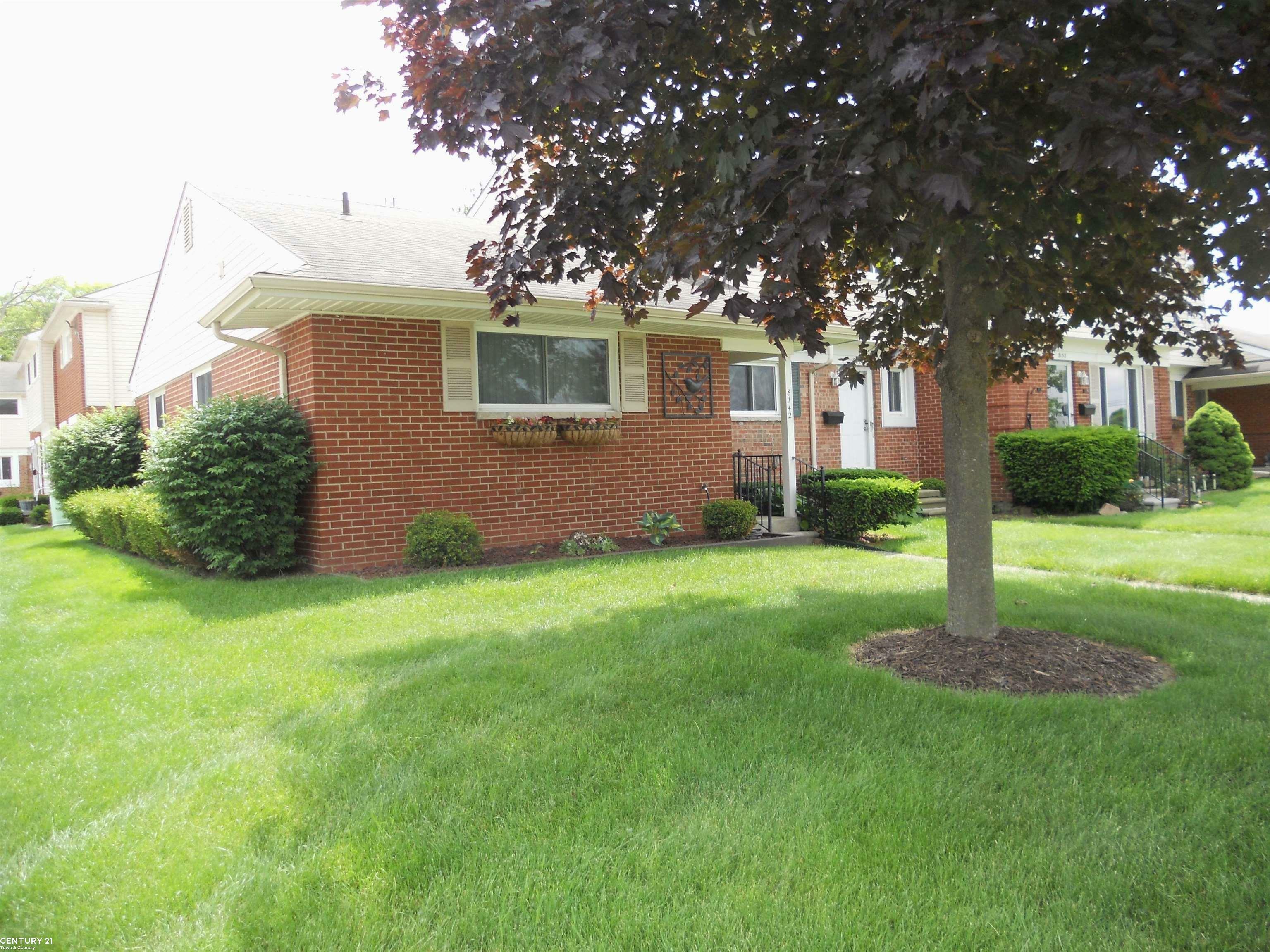 8142 Farnum Avenue  Warren MI 48093 photo