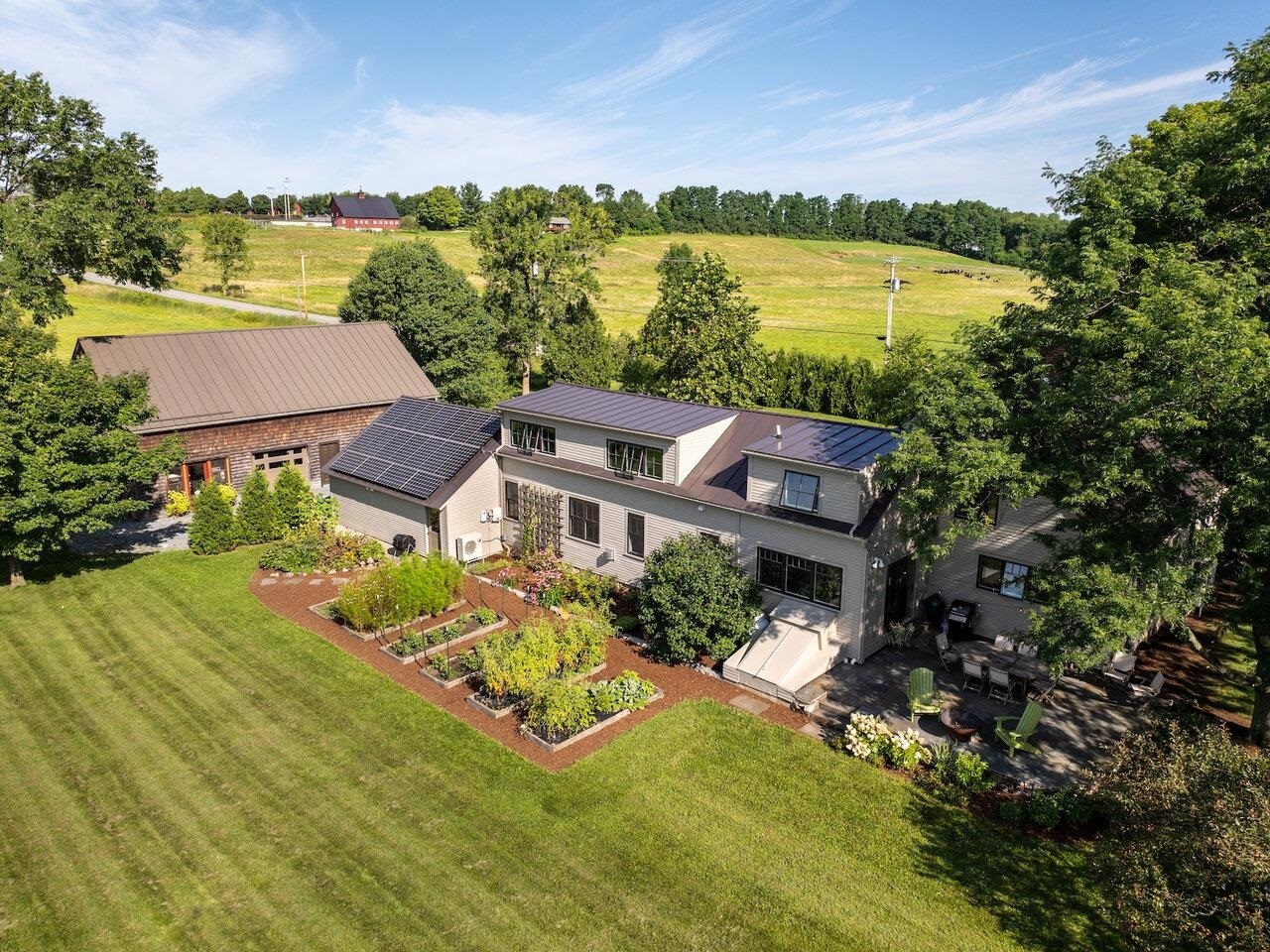 Property Photo:  710 Hinesburg Road  VT 05445 