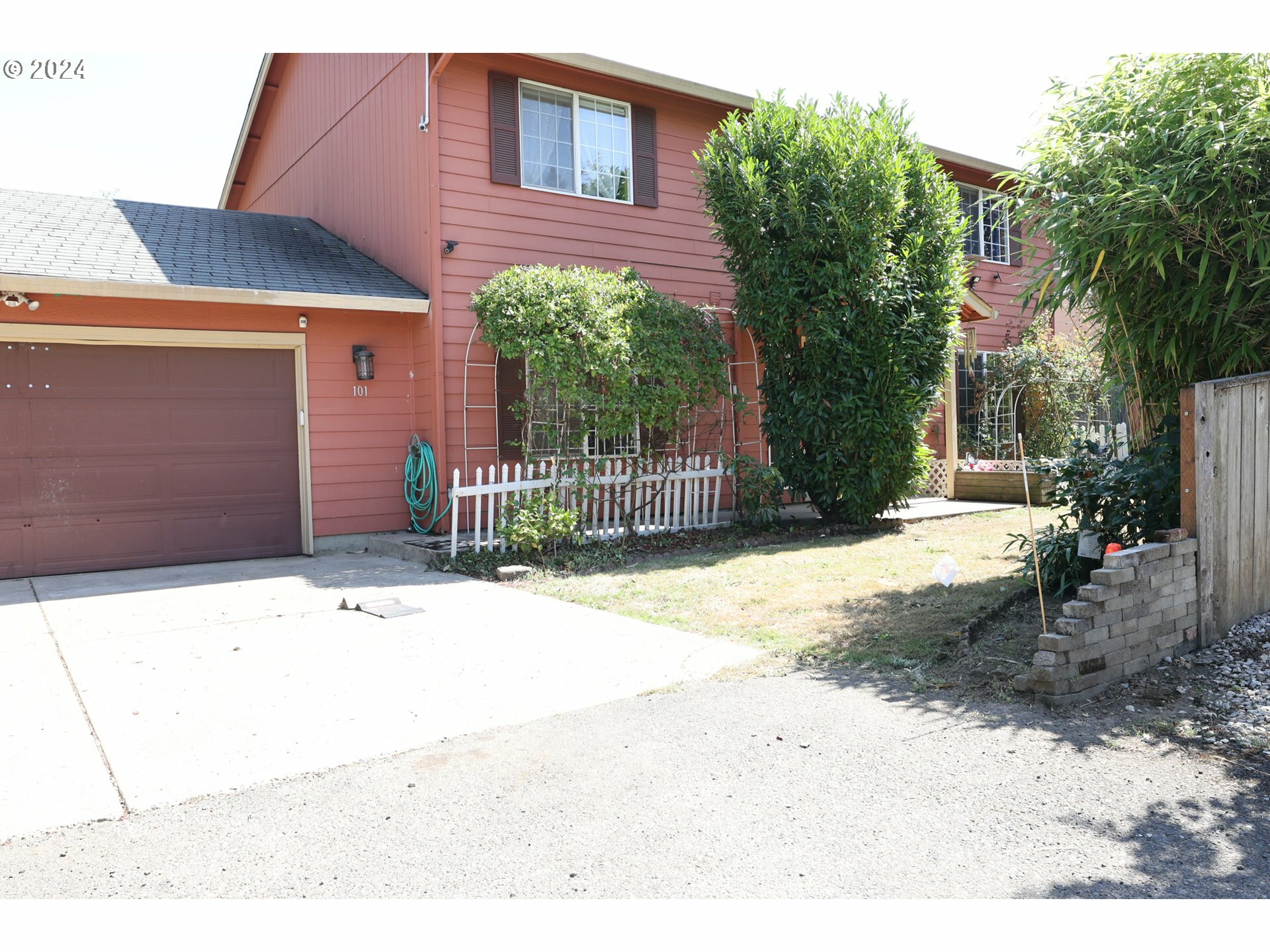 Property Photo:  101 NW 103rd St  WA 98685 