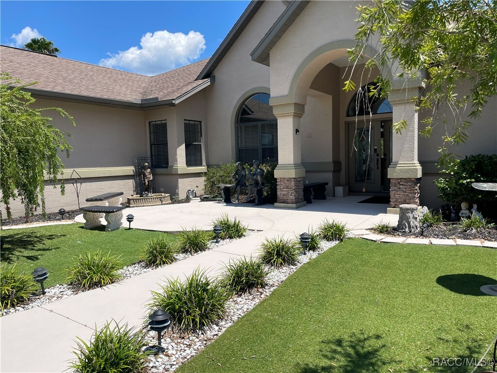 Property Photo:  829 N Hambletonian Drive  FL 34453 