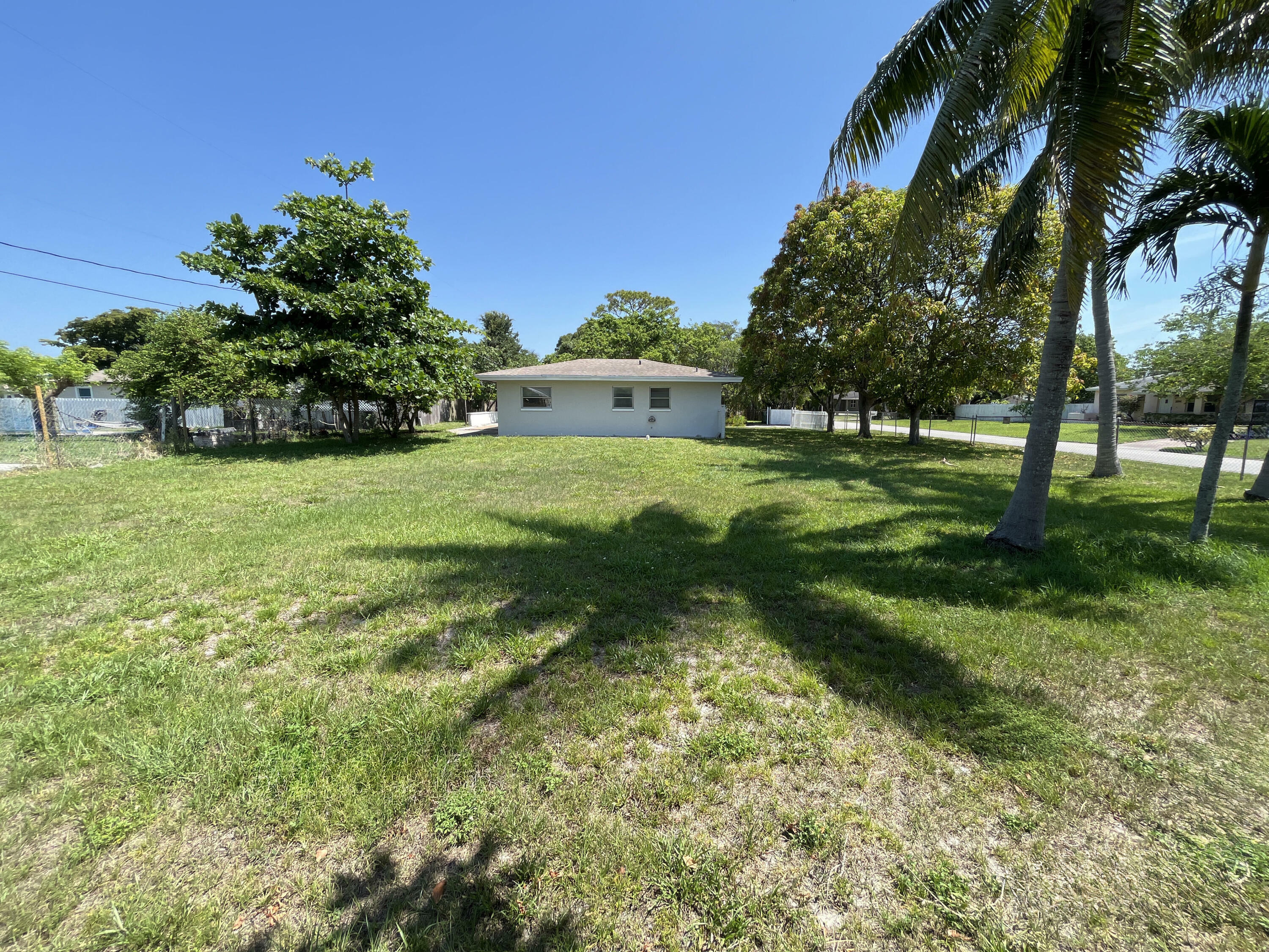 Property Photo:  3895 Beverly Drive  FL 33461 