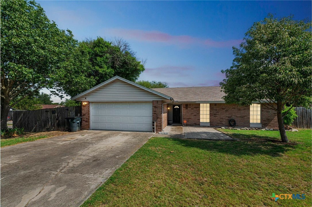 Property Photo:  1805 Farhills Drive  TX 76549 