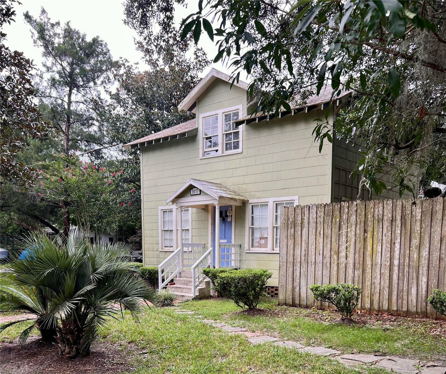 Property Photo:  1035 NE 3rd Avenue  FL 32601 